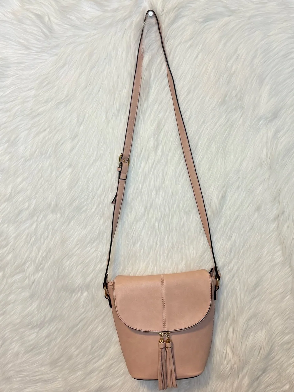 Francesca’s Light Pink Vegan Leather Crossbody Bucket Bag Tassels Boho Pockets